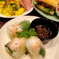 小エビと豚肉の生春巻き。ピーナッツ味噌ソースでの写真