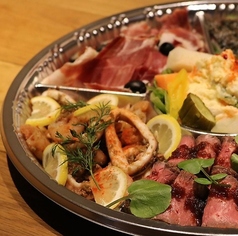 シェアにぴったり!お子様から大人まで楽しめるオードブル(4・5人前)