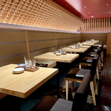 寿司と串とわたくし 京都三条大橋店の雰囲気1