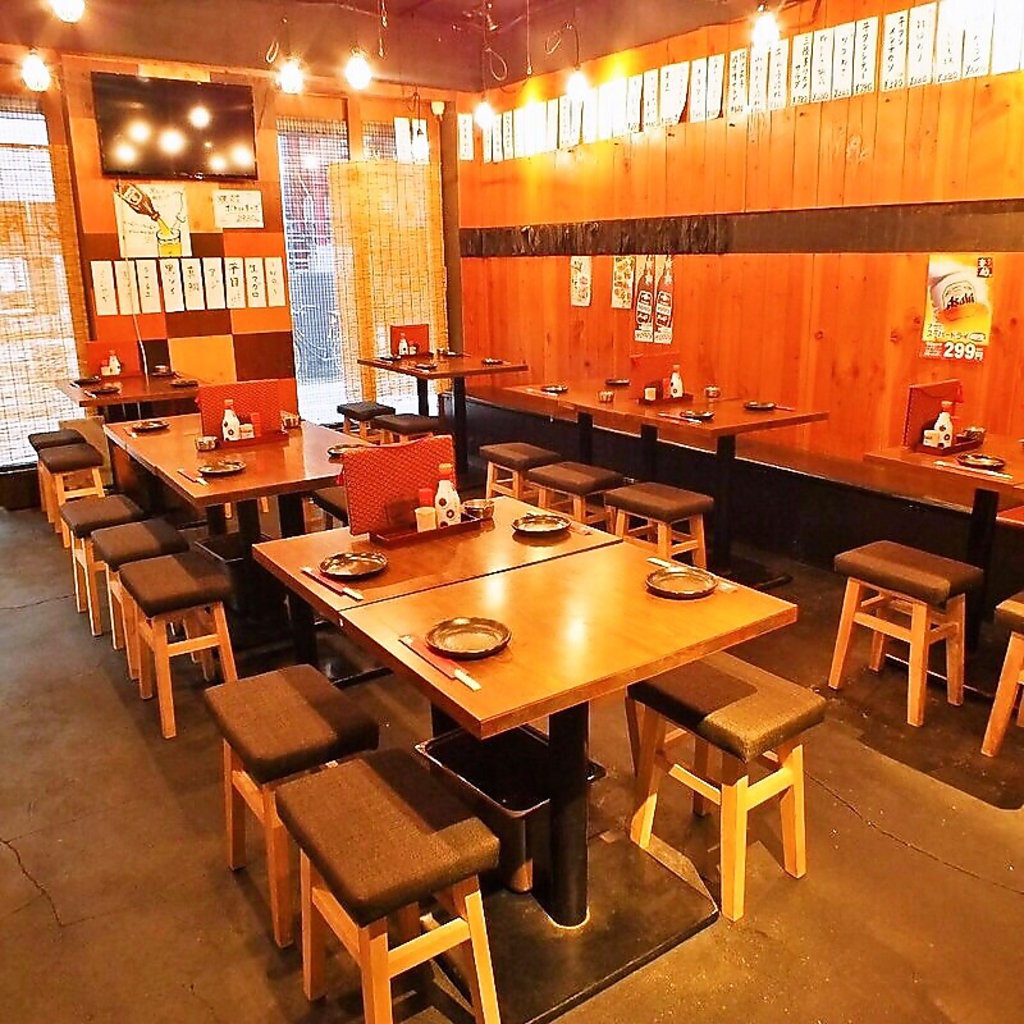 1階はテレビのある空間♪お一人様でも気軽にお食事いただけます！少人数宴会もOK。浜松町