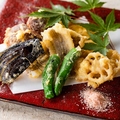 料理メニュー写真&nbsp;海老と季節野菜の天ぷら盛り合わせ