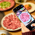 五感で楽しむ焼肉食べ放題♪思わず撮りたくなる盛り付け、じゅーっとお肉が焼ける音、脂が焼けて香り立つ煙、相性抜群のタレと食べる焼肉、噛む度に感じる肉汁と妥協のない焼肉を食べ放題で提供いたします!!【松山 個室 焼肉 居酒屋 食べ放題 飲み放題 黒毛和牛 牛タン 誕生日 女子会 肉 昼宴会 昼飲み】