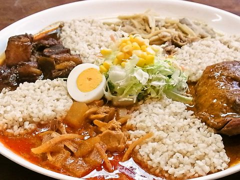 様々なこだわり本格カレーがリーズナブルに楽しめるメーヤウはファンが多い☆