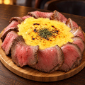 料理メニュー写真&nbsp;【大好評につき復活】肉シカゴピザ♪みんなでシェアにぴったり！女子会など各種宴会に