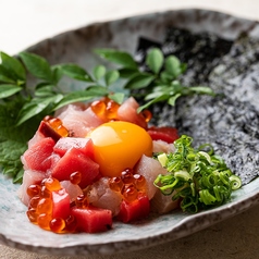 海鮮海苔巻きユッケ