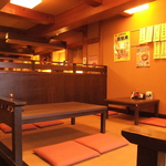 小上がりのお座敷席～ご家族と、ご友人と、少人数の座敷宴会はこちらで。