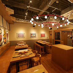 ワインの酒場。ディプント福岡天神店の雰囲気1