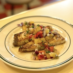 メカジキのソテー　パインサルサ