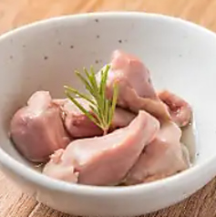 しびれ鶏や鶏皮ポン酢などの逸品も!