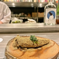 お食事しながら目の前で調理風景を楽しんで頂けます。