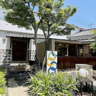庭園を望みながらお食事を堪能できる♪