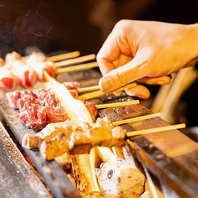 国産備長炭で丁寧に焼き上げる焼き豚・焼き鳥は絶品★