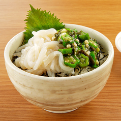 [道産子食材]北海道沖水揚げスルメイカとめかぶとねばっと野菜飯