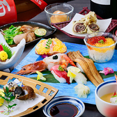 《豪華寿司の共演！》四季の鮨尽くしコース＜40種日本酒付き120分飲み放題＞6500円⇒5500円：季節の味覚にこだわり、お寿司を存分に堪能でき、江戸前握りから創作寿司・蒸寿司、”ニュースタイル”なコース☆大切な方とご利用していただけご満足していただけます。プレミアム飲み放題付き♪約40種の日本酒を飲み放題で！