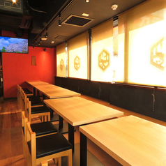 《仲の良いご友人とのお食事に》格安の鶏料理専門店で、こだわりの水炊きや焼き鳥を堪能！水炊き1人前748円、今治焼鳥は439円～ご用意しています！