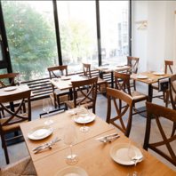 ◎最大横並び10名様でご利用頂けるテーブル席