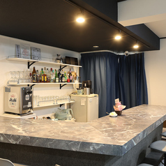 おひとり様でも大歓迎のカウンター席