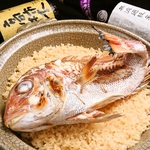 四季折々の地元産の食材をふんだんに使った贅沢な料理の数々…