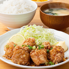 ＜特選定食：火＞鶏むね唐揚げ ガーリックネギソース