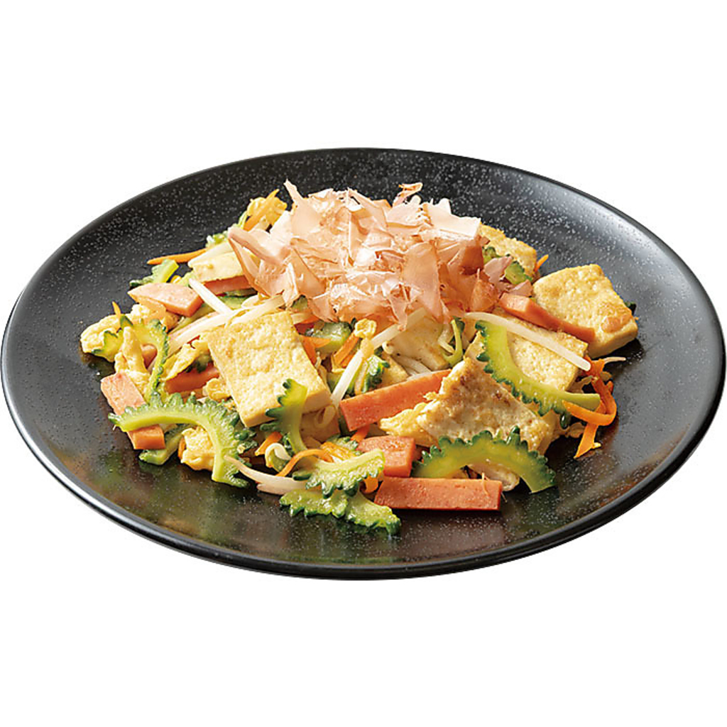 シャキシャキのゴーヤとポーク、島豆腐の旨みが絶妙に絡む♪沖縄の伝統的な料理をぜひ、ご賞味あれ◎