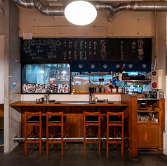 炭火酒場 鶏眞の雰囲気3