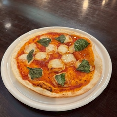 自家製トマトソースのマルゲリータ