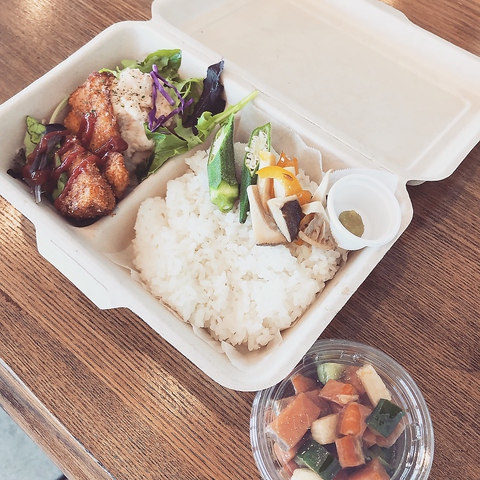 CHICKEN AND CHIPS `LAh`bvX