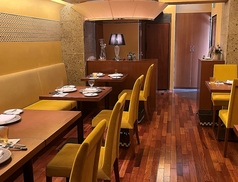 １１名までランチ５万円からディナーは10万円から貸切可能です。詳細はお電話にて、お問い合わせ下さい。飲み放題コースは、ご用意しておりません