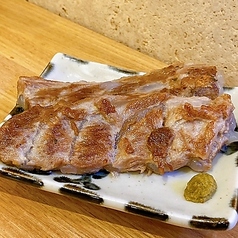 総席数38席のコンパクトな店内は、フロア全体に屋台のような活気が広がります！どの席に座ってもアットホームな賑やかさを感じられ、仲間との距離もグッと縮まります。