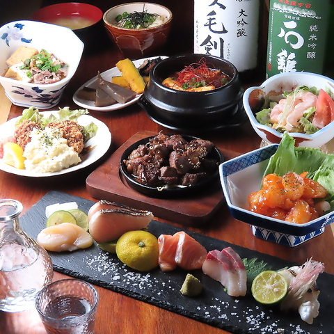 仕入れにこだわりあり！地物の鮮魚やお肉をふんだんに使用した創作料理の数々は絶品！