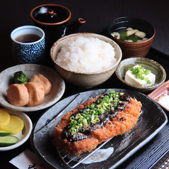 味噌かつ定食(130g)