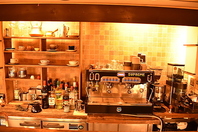 隠れ家的でアートな店内◆心地のいい店内でゆったりと◎