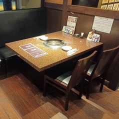 4名様用・テーブル席