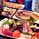 お得な飲み放題コースを各種ご用意しております。宴会などに最適で楽しいひとときを演出いたします。