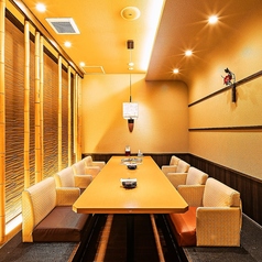 8名様用ＶＩＰ掘りごたつ席になります。落ち着いた雰囲気の店内はゆったりとお食事をするのに最適♪ご宴会コース以外にも、こだわりの逸品料理や可愛らしいデザートなど豊富にご用意しております！