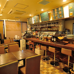 8名様以上の【18時からのコース料理】の貸し切り対応可能♪コース予約や貸し切りは電話対応のみ予約可能♪是非お早めにご相談ください。(計16席にカウンター4席を含む)