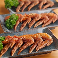匠の技が光る当店名物手羽先唐揚げ