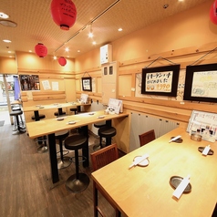 広々とした明るい店内◎