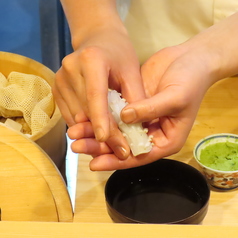 旬食材で織りなす新感覚の料理♪極上の握りも自慢◎