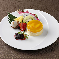 自家製マンゴーレアチーズケーキ