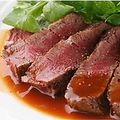 料理メニュー写真 黒毛和牛赤身ステーキ