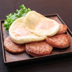 雲仙(うんぜん)ハムと八女茶卵のハムエッグ