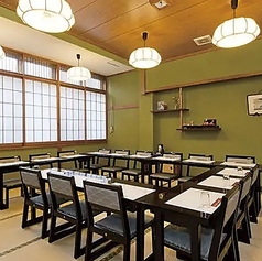 【2階小部屋貸切：7名～16名】結納/顔合わせ・還暦祝いなどハレの日に◎結納や顔合わせ、還暦やご長寿祝いといった、ご家族の特別な瞬間を彩る個室席をご用意しております。少人数からご利用いただけるこの空間は、プライベートを重視した落ち着いた雰囲気の中で、大切な方々との時間を心ゆくまでお楽しみいただけます。