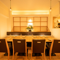 団体利用にも最適な上質な和モダンの寛ぎ空間