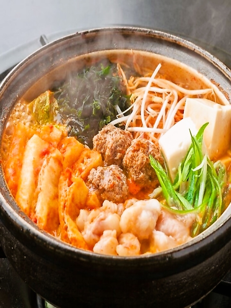 自家製味噌と秘伝の味が織りなす絶品の唐唐鍋！口の上で広がる幸せな味で心も体も満たす至福の一品♪