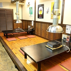 ゆったりとした広々空間で落ち着けるお席となっております♪こだわりの空間で当店自慢の逸品をご賞味ください。