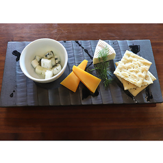 チーズ盛り合わせ(3種)
