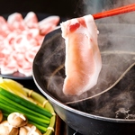 しゃぶしゃぶ食べ放題では、上質な豚バラと豚ロースをご用意。お鍋でさっと茹でてお召し上がり下さい