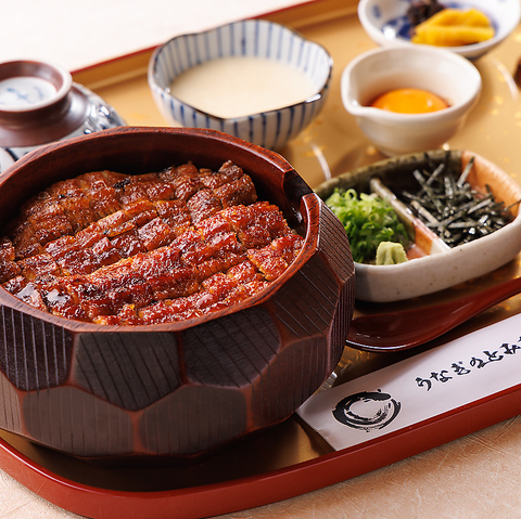 上質な和空間で楽しむ、唯一無二の鰻料理。日本酒やワインと共に旬の日本料理を味わう