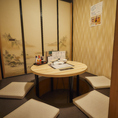 最大30名様完全個室可能！個室は掘りごたつ席なので、足元楽々でおくつろぎ頂けます。女子会や合コン、接待やご家族様でのご利用など様々なシーンでご利用下さい。お得な飲み放題付のコースメニューを多数ご用意してお待ちしております。